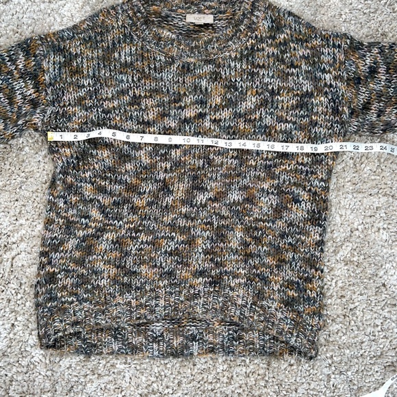 Cute LOFT Colorful Women’s Sweater in Size Small - Picture 6 of 7